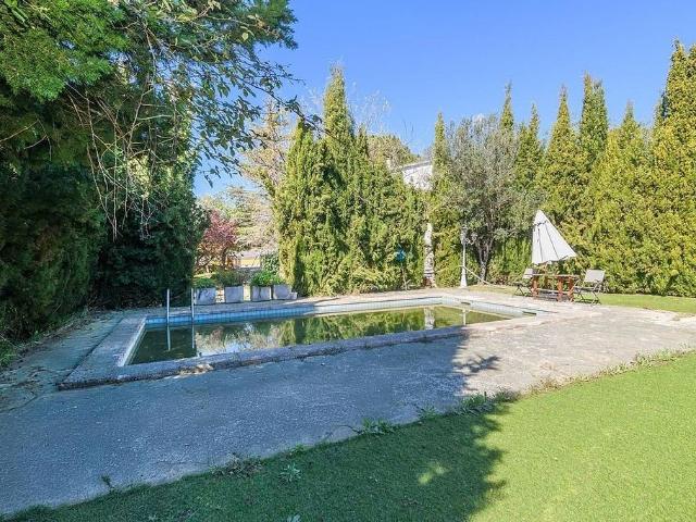 Chalet en venta en avenida De la Vinya Nova, Collbató, de 304 m² 3 habitaciones por 550.000