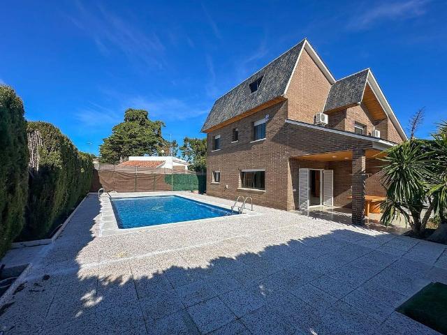 Chalet en venta en avenida De la Llum, Creixell, de 341 m² 3 habitaciones por 430.000
