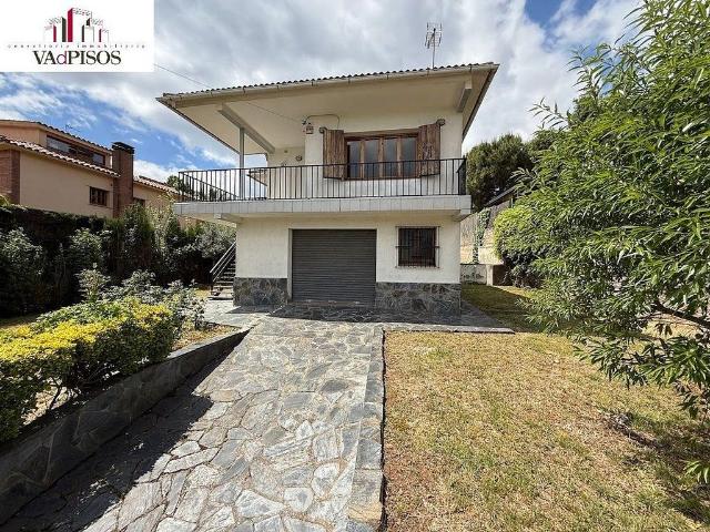 Chalet en venta en avenida De Llinars, Sant Antoni de Vilamajor, de 138 m² 3 habitaciones por 315.000