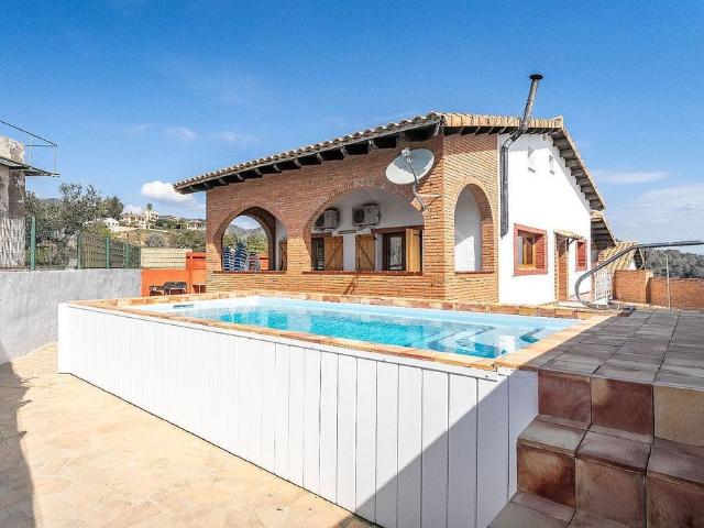 Chalet en venta en avenida De Montclar, Riudecanyes, de 154 m² 5 habitaciones por 285.000