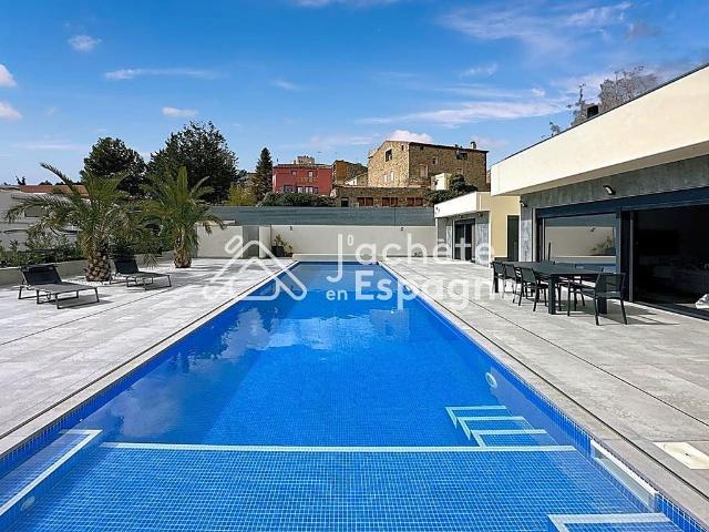 Chalet en venta en avenida De Reus, Vilanova d´Escornalbou, de 233 m² 4 habitaciones por 599.900