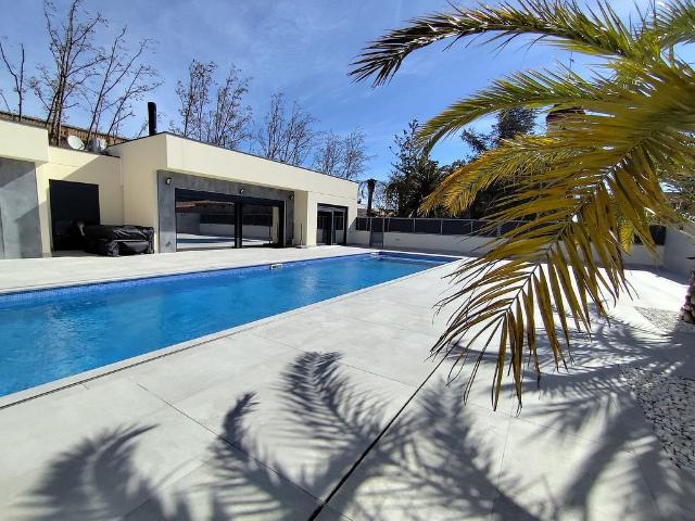 Chalet en venta en avenida De Reus, Vilanova d´Escornalbou, de 370 m² 4 habitaciones por 599.000