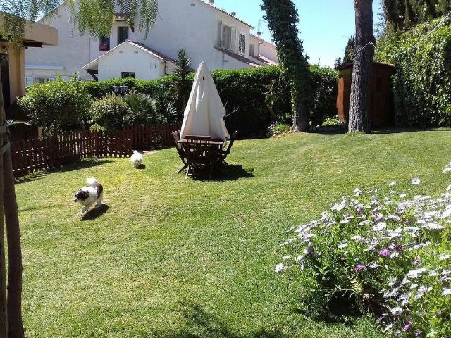 Chalet en venta en avenida De Santiago Rusiñol, Sant Pere de Ribes, de 177 m² 4 habitaciones por 721.000