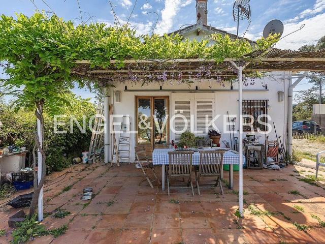 Chalet en venta en avenida Del Montseny, Sant Cugat del Vallès, de 77 m² 3 habitaciones por 620.000
