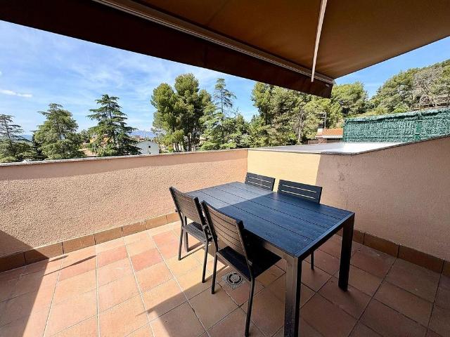 Chalet en venta en avenida Hermenegildo Almirall, Gelida, de 181 m² 3 habitaciones por 295.000