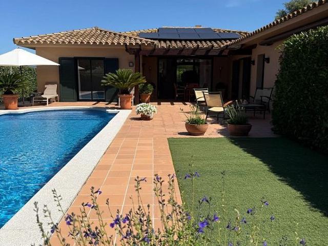 Chalet en venta en avenida Josep Maria de Ventos, Vilanant, de 180 m² 3 habitaciones por 685.000
