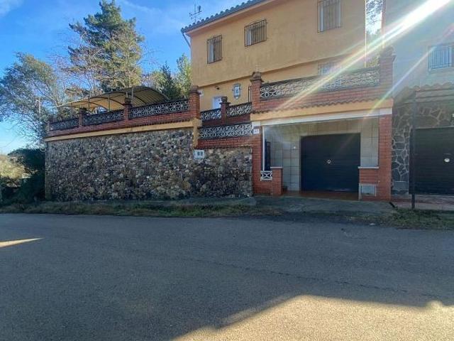 Chalet en venta en avenida Les Farreras, Tordera, de 117 m² 4 habitaciones por 207.500