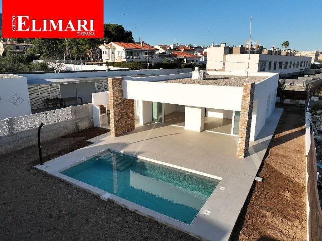 Chalet en venta en avenida Montsià, Alcanar, de 100 m² 3 habitaciones por 495.000