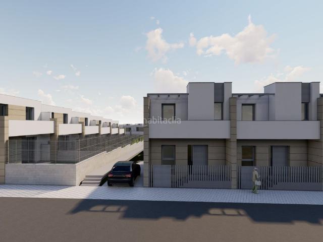 Chalet en venta en Ávila, Universidad. Chalet Exclusivo a Estrenar en C Hornos Caleros Calidades Premium. Chalets.