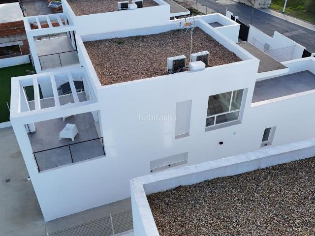 Chalet en venta en Ayamonte, Ayamonte ciudad. Exclusiva villa de diseño con piscina privada en Costa Esuri. Chalets.