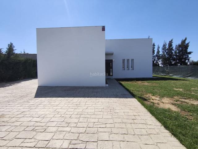 Chalet en venta en Aznalcázar. SIN GASTOS PARA EL COMPRADOR Atención, atención! Increíble oportunidad única en Aznalcázar! Nos complace presentarles este especta. Chalets.