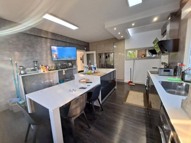 Chalet en venta en Azpeitia. Barrikazona Arriaga. Amplio chalet individual reformado en parcela de 2500m2. Con dos plantas de 140 m2 cada una, mas zona amplia. Chalets.