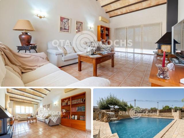 Chalet en venta en Botarell. ESPECTACULAR CHALET CON PISCINA EN BOTARELL. Chalets.