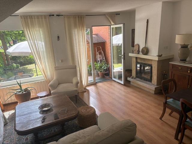 Chalet en venta en Boadilla del Monte, Valdepastores Las Encinas. Chalet luminoso para entrar a vivir en entorno verde. Chalets Boadilla del.