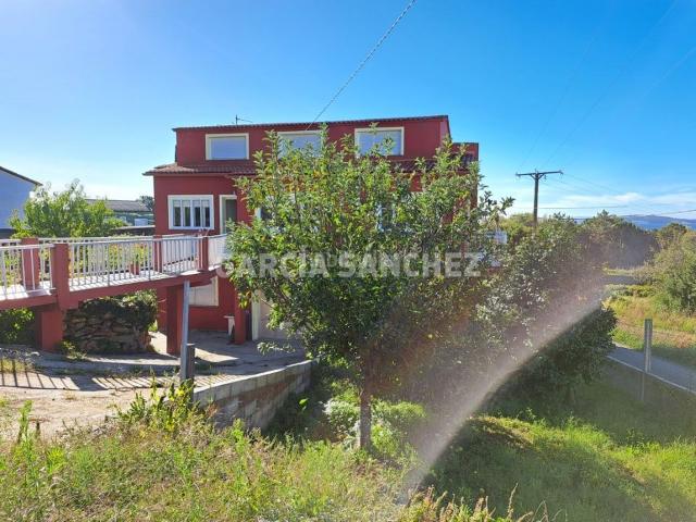 Chalet en venta en Boiro. Chalets.