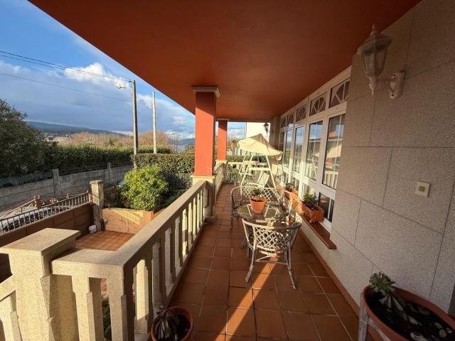 Chalet en venta en Boiro. Exclusivo Chalet de Lujo en Abanqueiro, Boiro Tu Refugio Soñado. Chalets.