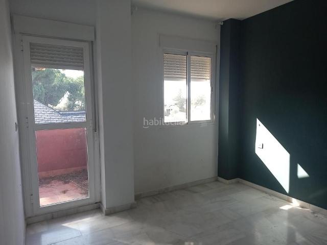 Chalet en venta en Bollullos de la Mitación. Casa en venta en Calle Abeto. Chalets Bollullos de la.