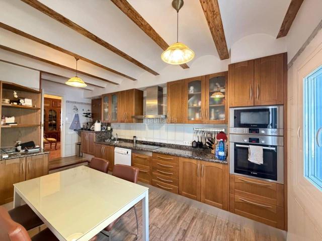 Chalet en venta en Borriol. Villa en venta en Borriol espaciosa y lista para vivir. Chalets.