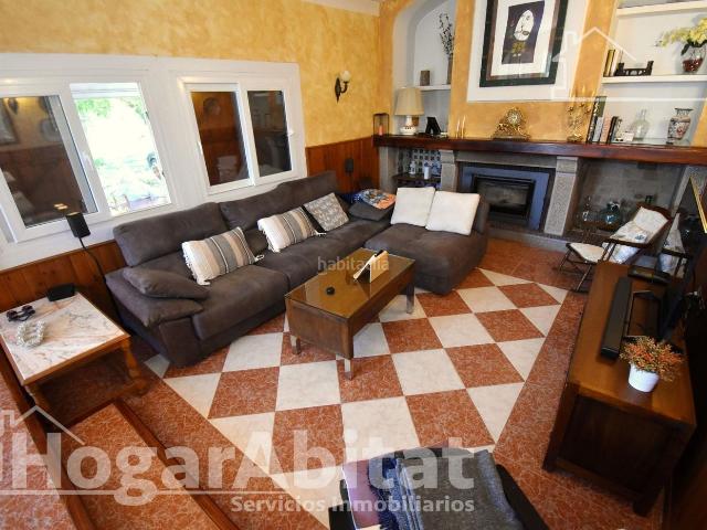 Chalet en venta en Borriol. CHALET AMPLIO Y REFORMADO CON PISCINA, GARAJE Y PARCELA RÚSTICA. Chalets.