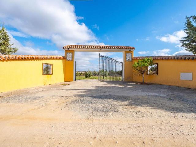 Chalet en venta en Batres. Vivienda en Finca de recreo en zona sur de Madrid. Chalets.