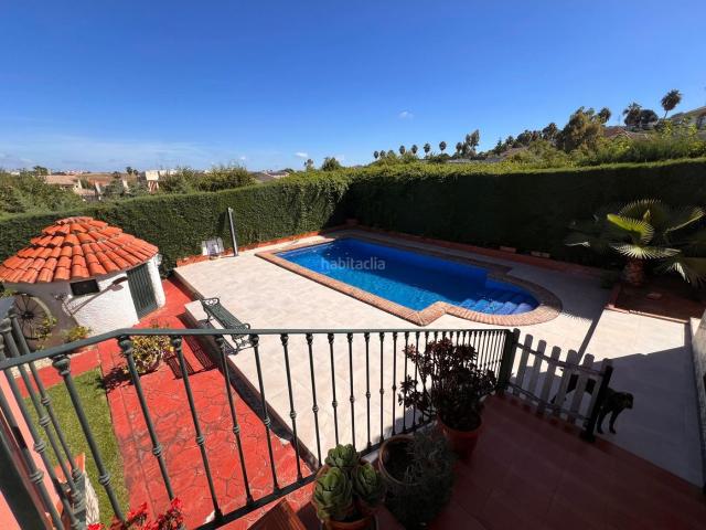 Chalet en venta en Badajoz, Carretera de Sevilla Los Montitos. ESPECTACULAR CHALET EN LA URBANIZACIÓN LAS LOMAS. Chalets.