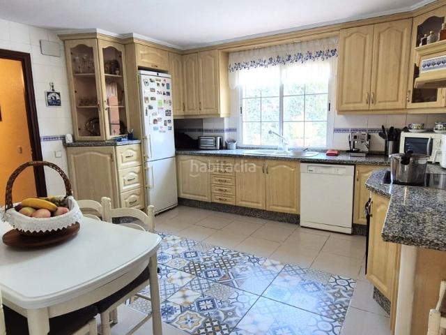 Chalet en venta en Badajoz, Carretera de Sevilla Los Montitos. MARAVILLOSO CHALET EN LA URBANIZACIÓN LAS LOMAS. Chalets.