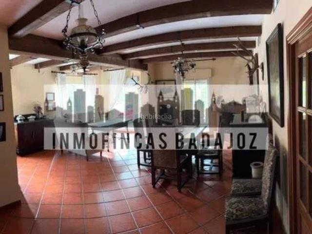 Chalet en venta en Badajoz, Maria Auxiliadora Barriada de Llera.. CHALET INDEPENDIENTE CON PARCELA DE 1.500 m Y PISCINA PRIVADA EN AVENIDA DAMIÁN TÉLLEZ LAFUENTE. Chalets.