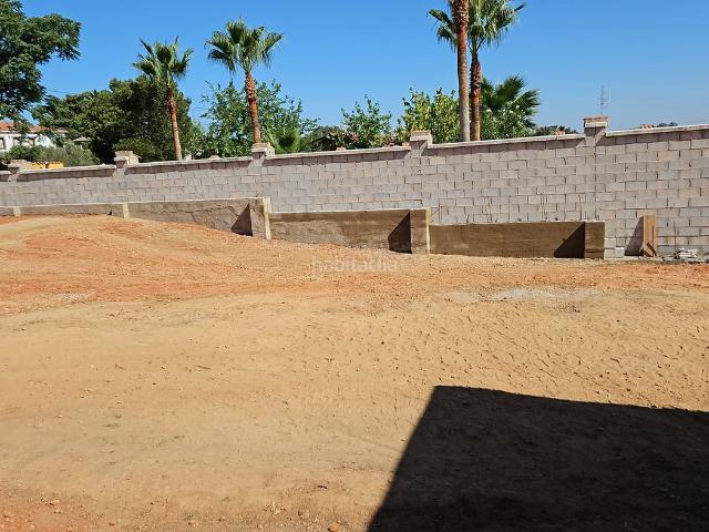 Chalet en venta en Badajoz, Dehesilla de Calamón Campomanes. PARCELA CON CHALET EN CONSTRUCCIÓN DEHESILLA DE CALAMÓN. Chalets.
