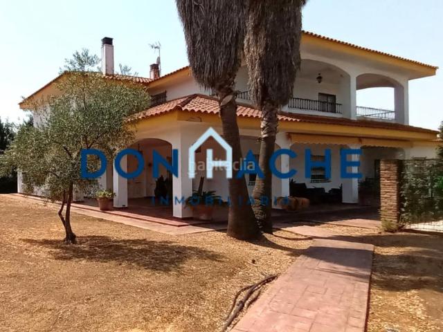 Chalet en venta en Badajoz, Golf Guadiana. CHALET IDEAL EN URBANIZACIÓN PRIVADA BADAJOZ. Chalets.