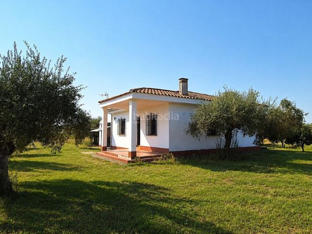 Chalet en venta en Badajoz, Las Vaguadas. MAGNÍFICO CHALET EN LA CORCHUELA. Chalets.