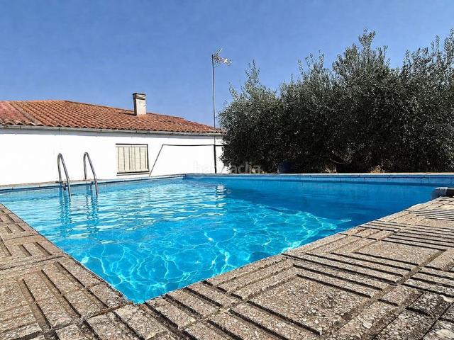 Chalet en venta en Badajoz, Las Vaguadas. ?MAGNÍFICO CHALET EN LA CORCHUELA EN PROINDIVISO ?. Chalets.