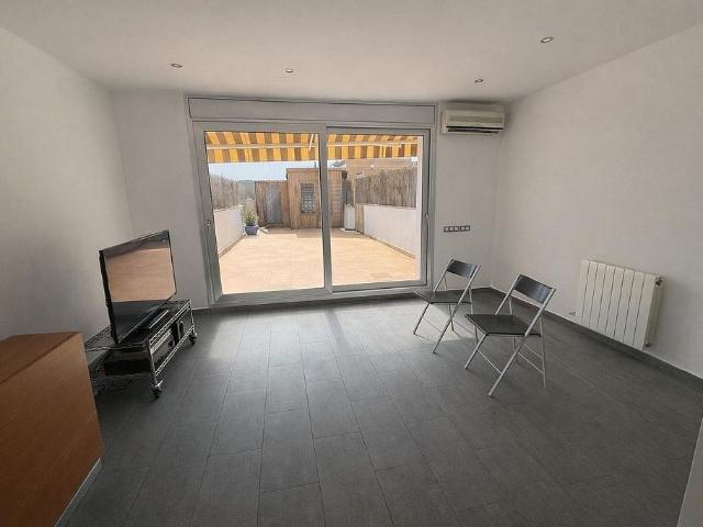 Chalet en venta en Badalona, de 278 m² 3 habitaciones por 380.000