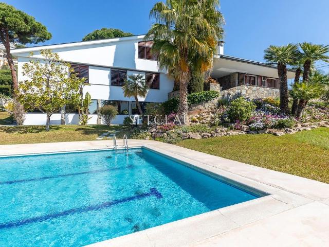 Chalet en venta en Badalona, Mas Ram. Chalet con amplia parcela. Chalets.