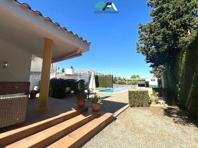 Chalet en venta en Baeza. Casa Chalet adosado en venta en La Yedra, Baeza. Chalets.