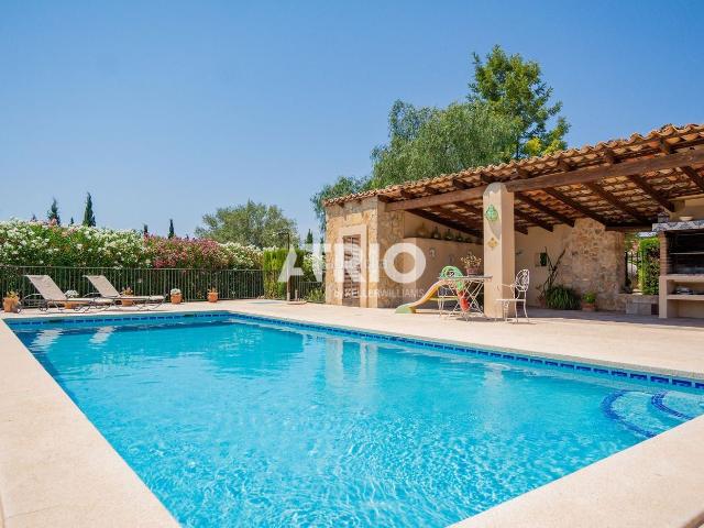 Chalet en venta en Baleares Calvià, Calvià Poble. Casa señorial mallorquina de piedra con piscina en Calvià Pueblo. Chalets.