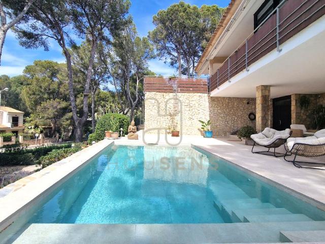 Chalet en venta en Baleares Calvià, Costa de la Calma. Chalet con Piscina Privada, Reformado y Sostenible en Costa de La Calma. Chalets.
