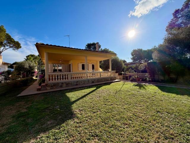 Chalet en venta en Baleares Calvià, El Toro. Chalet con terraza y jardín. Chalets.