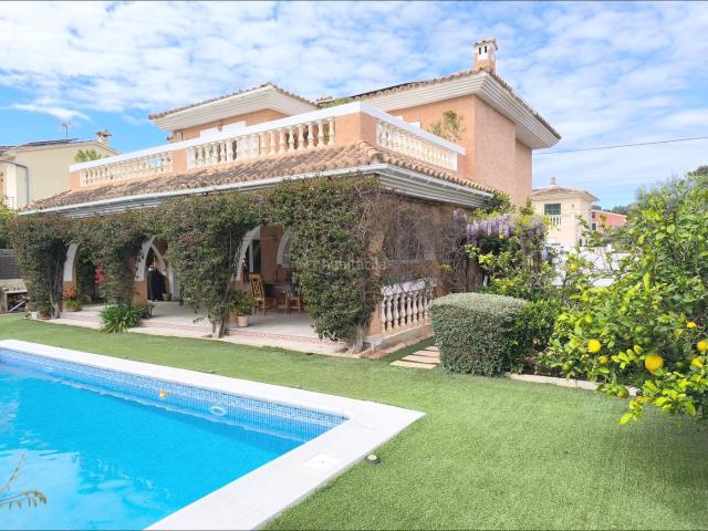 Chalet en venta en Baleares Calvià, El Toro. Precioso chalé unifamiliar aislado con piscina y amplio garaje. Chalets.