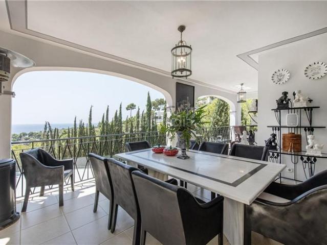 Chalet en venta en Baleares Calvià, Portals Nous. Villa de lujo con vistas al mar en Bendinat. Chalets.