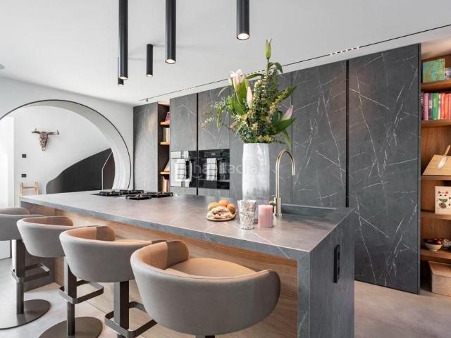 Chalet en venta en Baleares Calvià, Santa Ponça. Villa de diseño moderno en Nova Santa Ponsa Luz, arquitectura y privacidad al más alto nivel. Chalets.
