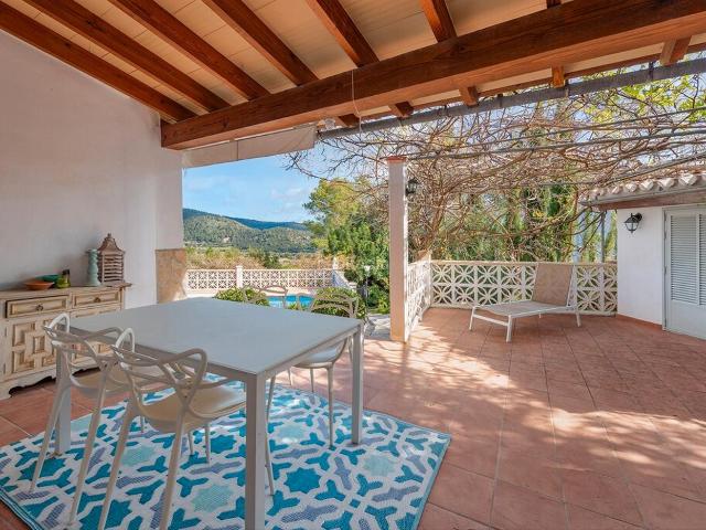 Chalet en venta en Baleares Campanet. Villa con ETV y vistas espectaculares en venta muy cerca de Campanet, Mallorca. Chalets.