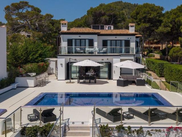 Chalet en venta en Baleares Capdepera, Cala Ratjada. Villa en primera línea de mar en venta en Cala Ratjada, noreste de Mallorca. Chalets.