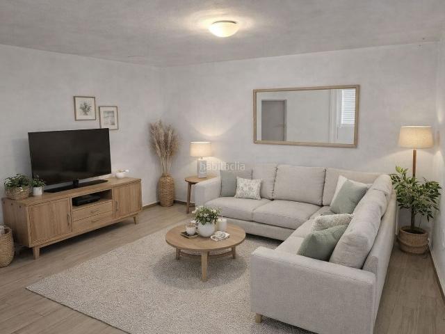 Chalet en venta en Baleares Andratx, Andratx. Casa de pueblo en Andratx con VADO, garaje y gran potencial de reforma. Chalets.