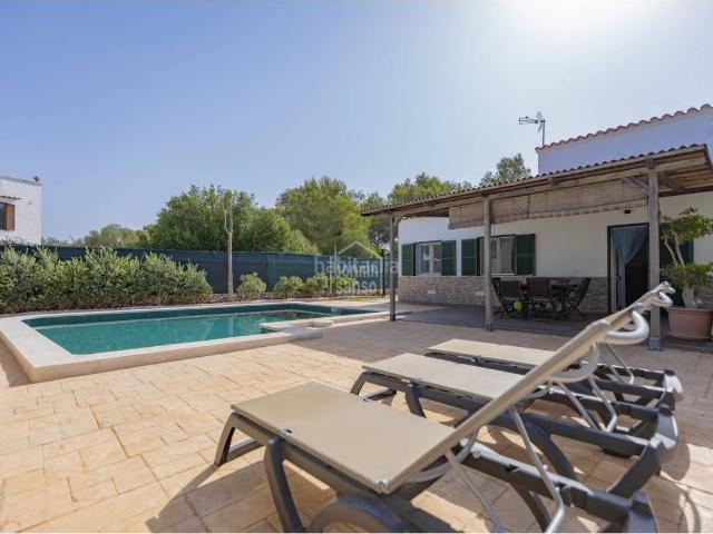 Chalet en venta en Baleares Alaior, Cala en Porter. Chalet con amplio jardín y piscina privada de agua salada en Son Vitamina menorca. Chalets.