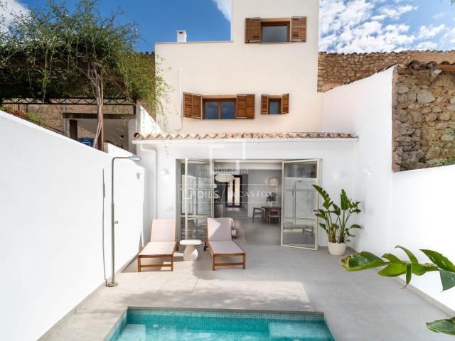 Chalet en venta en Baleares Artà, Artà Poble. Exclusiva casa adosada en venta recién reformada con garaje, piscina privada y diseño escandinavo en Artà. Chalets.