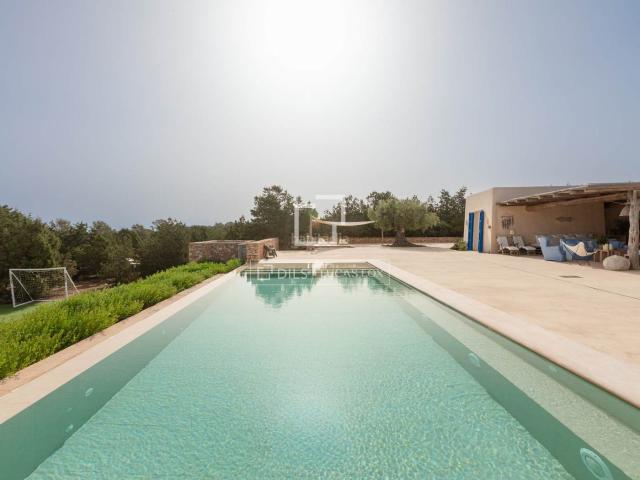 Chalet en venta en Baleares Formentera. Casa villa de 8 dormitorios en venta en Formentera, Islas Baleares. Chalets.