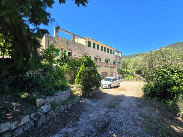 Chalet en venta en Baleares Mancor de la Vall. Impresionante propiedad en Mancor de la Vall con piscina y vistas espectaculares. Chalets Mancor de la.