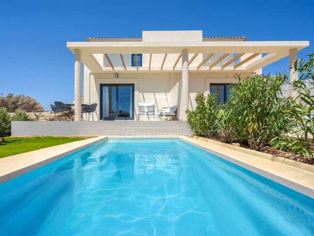 Chalet en venta en Baleares Manacor, Cala Magrana Cala Anguila Cala Mendia. Exclusiva villa mediterránea con amplios espacios exteriores y servicios prémium en cala Romántica, Mallorca. Chalets.