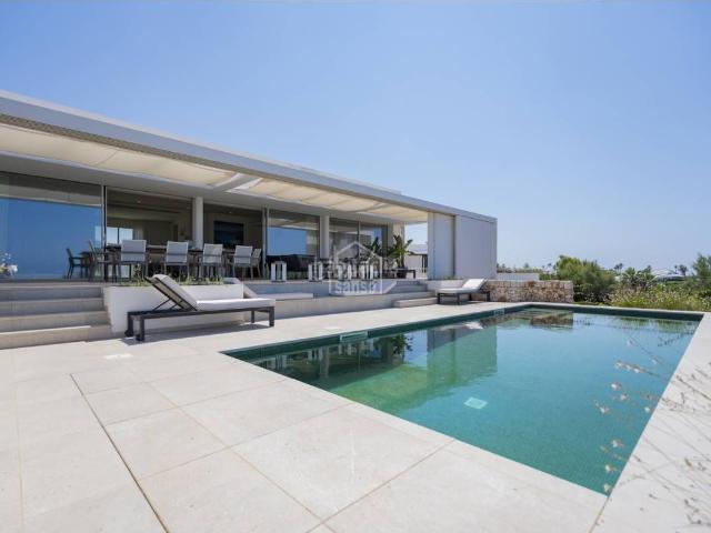 Chalet en venta en Baleares Maó Mahón, Sant Climent Es Canutells. Villa de diseño contemporáneo con vistas panorámicas al Mediterráneo, Cala Canutells, Menorca. Chalets Maó.