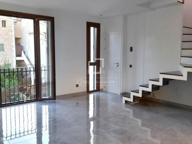 Chalet en venta en Baleares Sóller. Casa nueva con 2 dormitorios en venta en el centro de Sóller, Mallorca, España. Chalets.